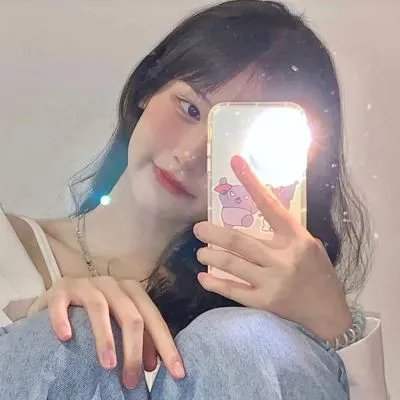 模仿女孩